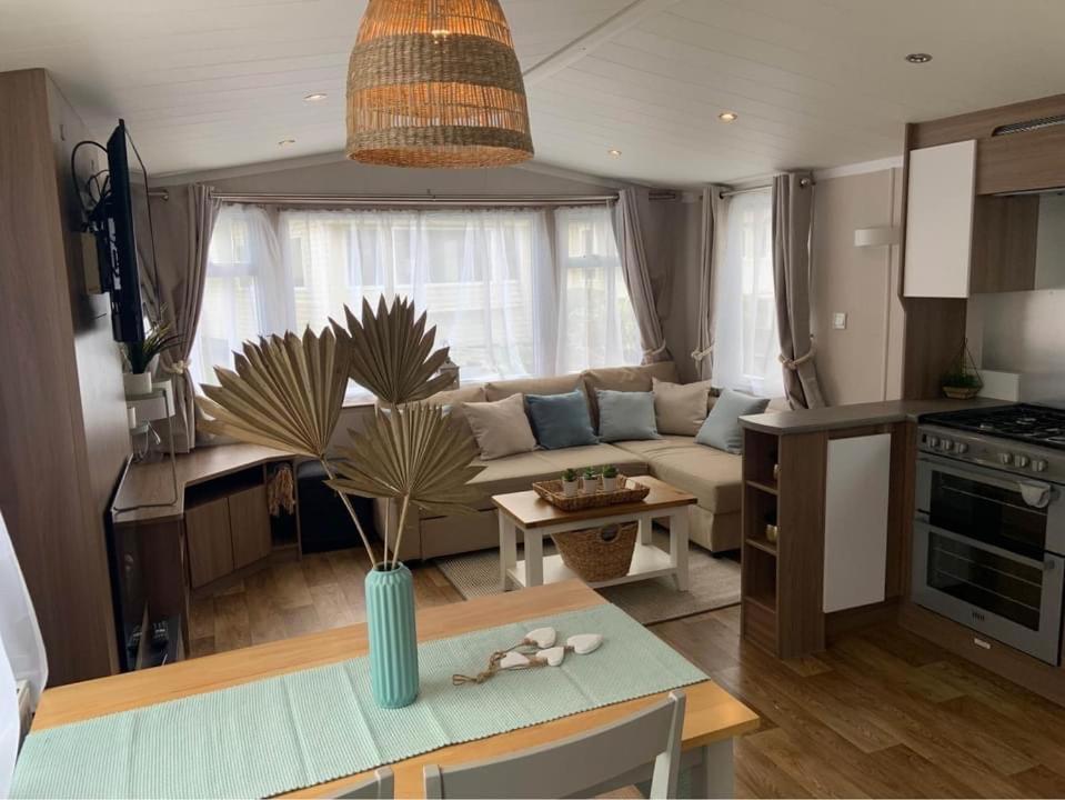 Cosy, Coastal Themed Holiday Home, Rockley Park, Poole, Dorset Kültér fotó