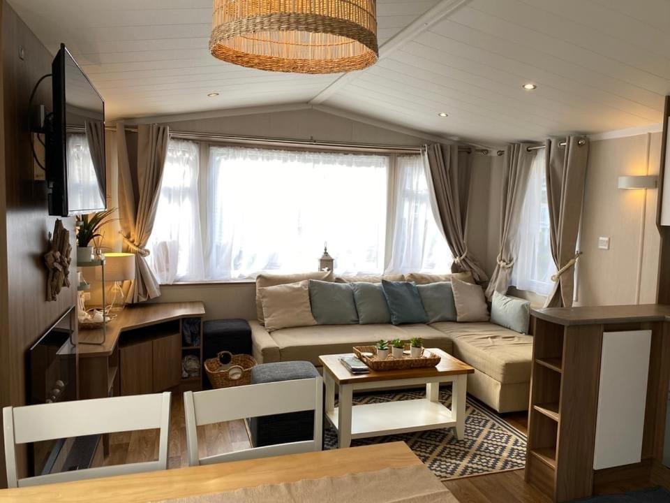 Cosy, Coastal Themed Holiday Home, Rockley Park, Poole, Dorset Kültér fotó